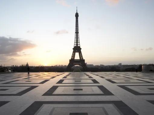 Eiffel Tower Dinner and Seine River Cruise