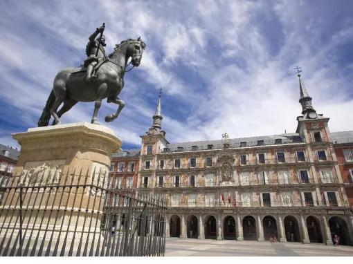 Hapsburgs Tour and the Royal Palace