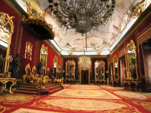 Hapsburgs Tour and the Royal Palace