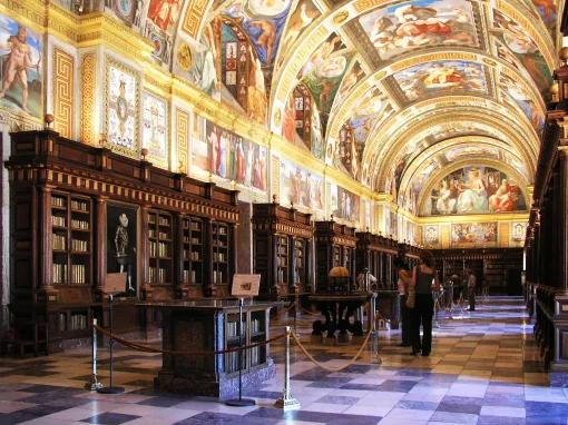 Hapsburgs Tour and the Royal Palace