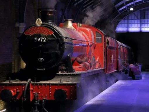 Warner Bros. Studio Tour + 4-hour Hop-On Hop-Off London Bus Tour