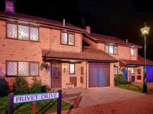 Warner Bros. Studio Tour + 4-hour Hop-On Hop-Off London Bus Tour