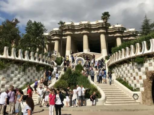 Complete Gaudí Tour: Casa Batlló, Park Guell & Extended Sagrada Família with Tower Climb 