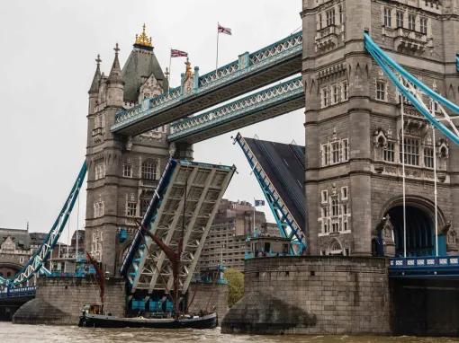 London In a Day: Tower of London, Westminster Abbey & Changing of the Guard