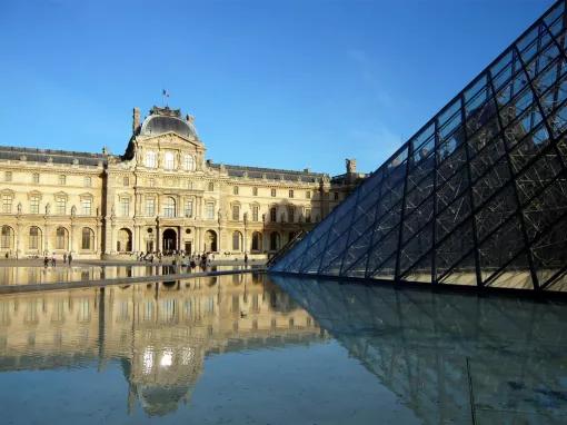 Louvre Museum Guided Tour with Skip the Line Access
