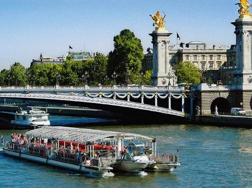 Paris Seinorama - Skip the Line Eiffel Tower Visit, Paris City Tour and Seine Cruise