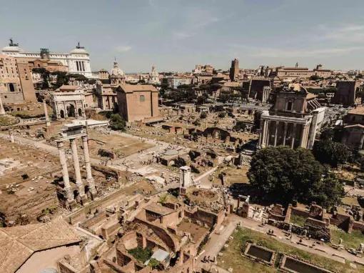 Skip the Line: Premium Colosseum Tour with Roman Forum & Palatine Hill