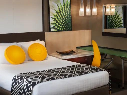 Standard Room - Atrium Club Level