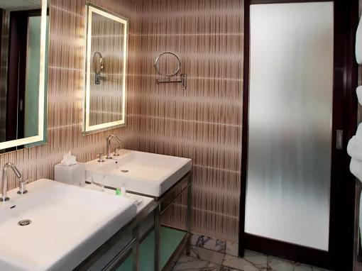 Standard Room - Atrium Club Level