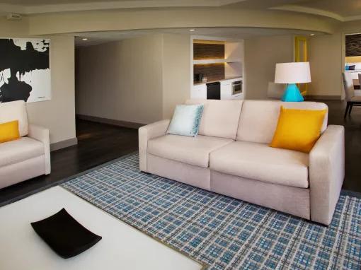 Bay Lake View - 1 Bedroom Suite - Club Level