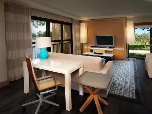 Bay Lake View - 1 Bedroom Suite - Club Level
