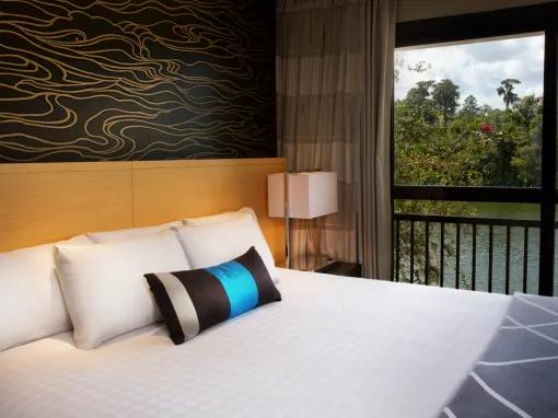 Bay Lake View - 1 Bedroom Suite - Club Level