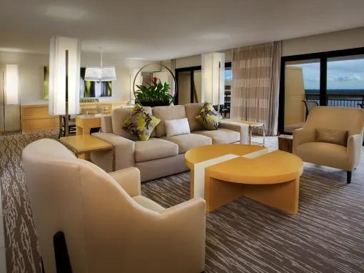 Bay Lake View - 2 Bedroom Suite - Club Level