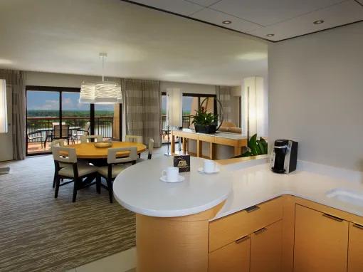 Bay Lake View - 2 Bedroom Suite - Club Level