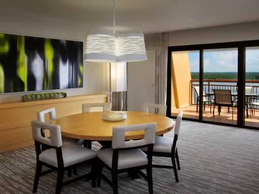 Bay Lake View - 2 Bedroom Suite - Club Level