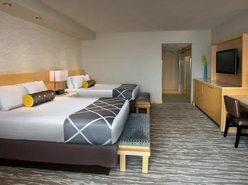 Bay Lake View - 2 Bedroom Suite - Club Level