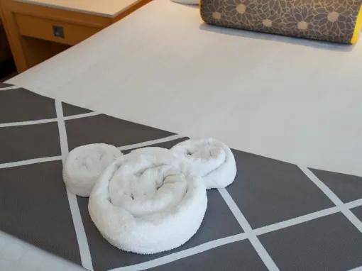 Bay Lake View - 2 Bedroom Suite - Club Level