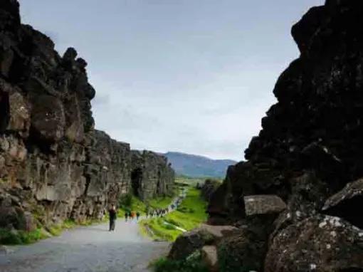 The Golden Circle Classic - Gullfoss, Geysir and Thingvellir