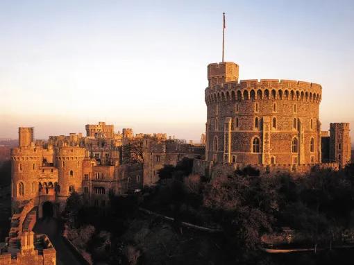 Visit to Windsor Castle and Afternoon Tea for Two - Experience Voucher