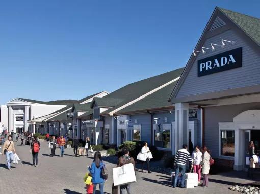 Woodbury Common Premium Outlets Shopping Tour