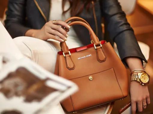 Woodbury Common Premium Outlets Shopping Tour