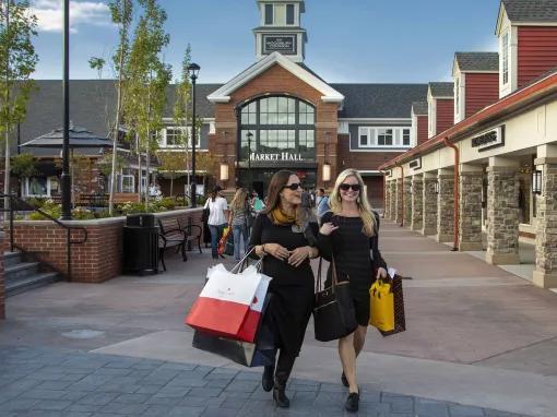 Woodbury Common Premium Outlets Shopping Tour