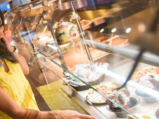 Guest enjoying a meal at SeaWorld Orlando
