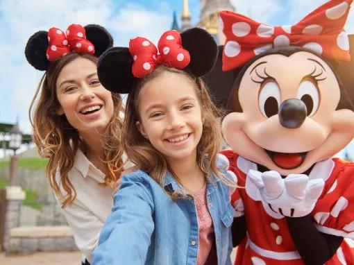 Selfie with Minne Mouse at Disneyland Paris