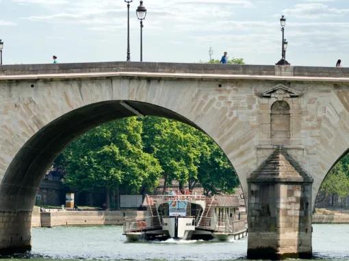 Paris Sightseeing Cruise