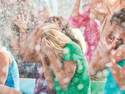 Crowd getting wet at Orca Encounter, SeaWorld Orlando