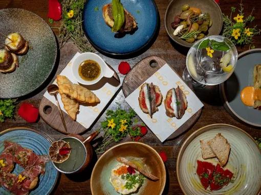 Self-guided Finger Licking Foodie Tour - Chinatown