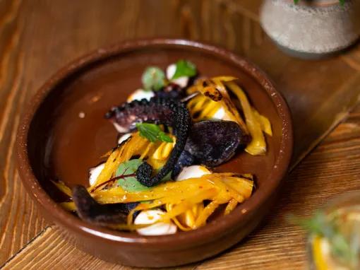 Self-guided Finger Licking Foodie Tour - Arts District