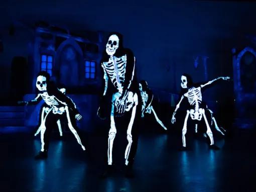 Scare characters at SeaWorld Howl-O-Scream