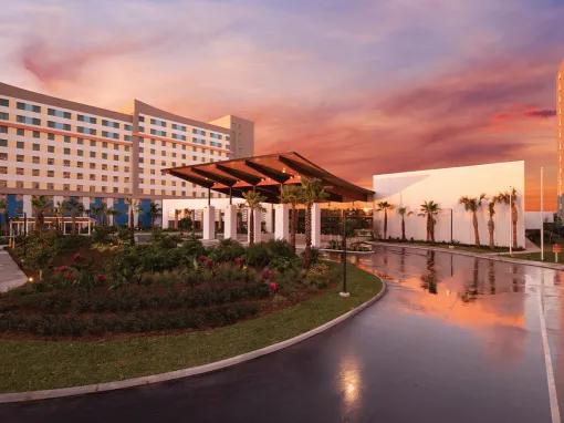 Endless Summer – Dockside