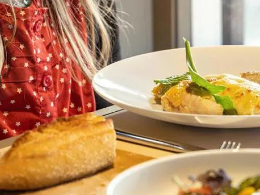 Moulin Rouge, Paris Dinner & Eiffel Tower