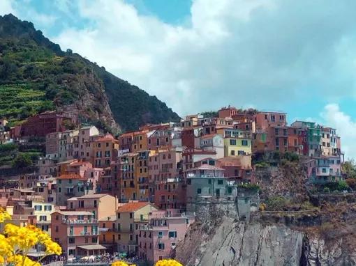 Semi Private Cinque Terre Discovery with Seafood Lunch