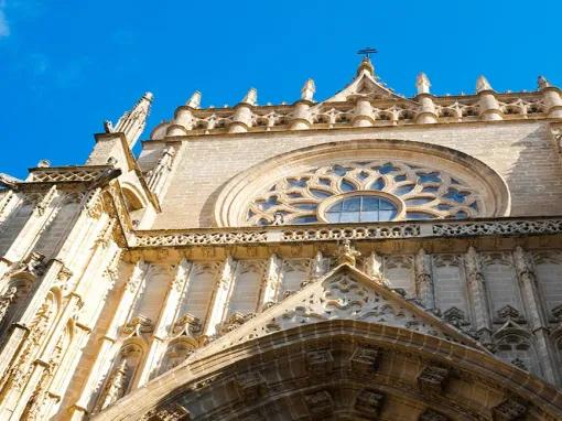 entrance-in-to-the-cathedral