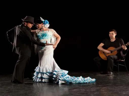 flamenco-dancers