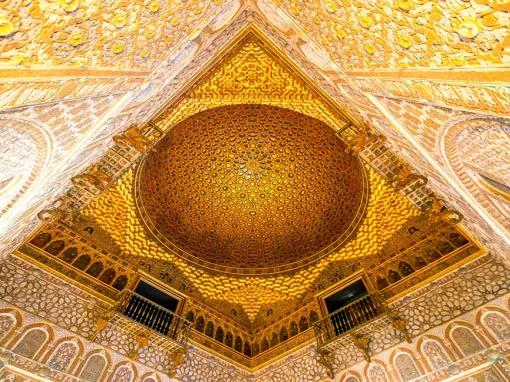 decorative-ceiling-in-real-alcazar