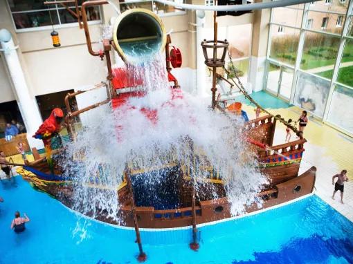 Indoor pool, Explorers Hotel Marne-la-Vallée