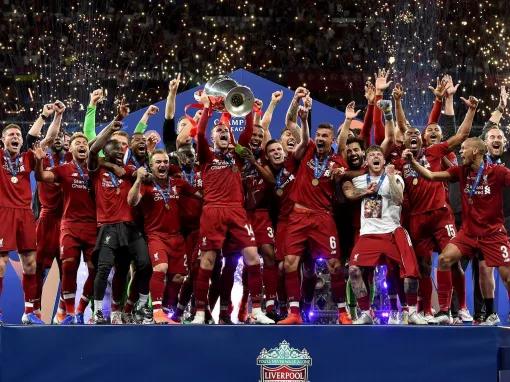 whole-team-celebrating-win