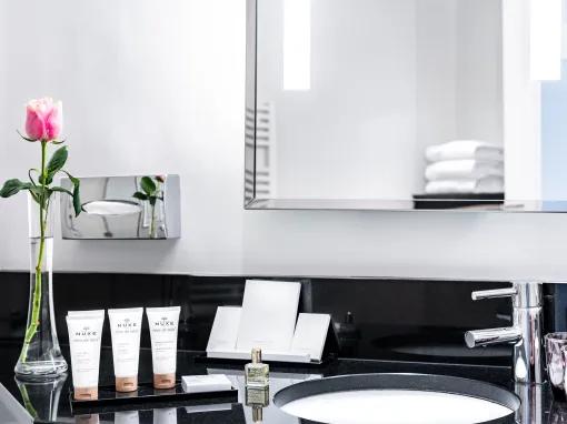 Relais Spa Val d'Europe Premium Room Bathroom