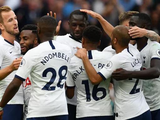 Team-celebrating-win