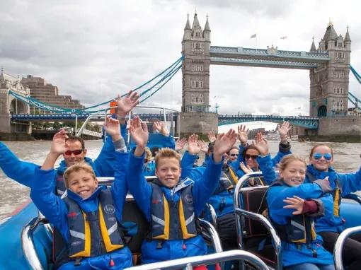 group-on-speedboat