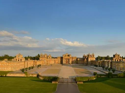 grounds-of-the-palace