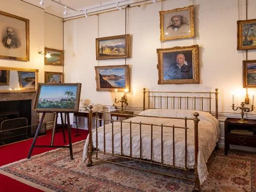 Churchills-bedroom