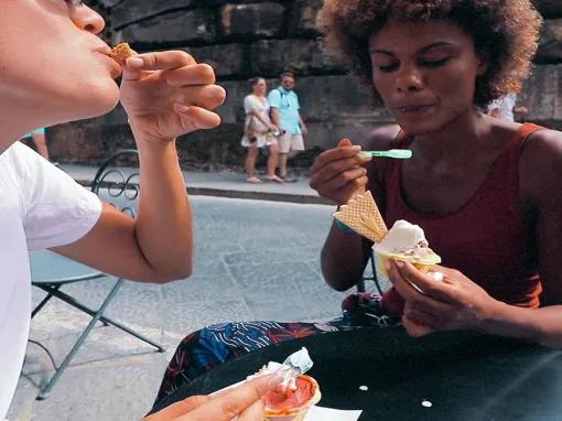 eating-gelato