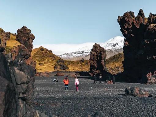 people-walking-on-beach