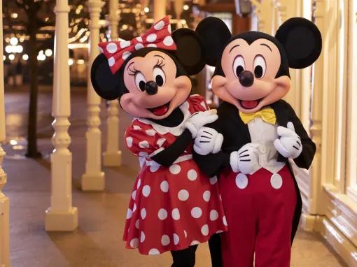 Mickey_&_Minnie_on_Main_Street_DLP