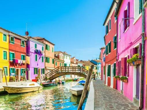 burano-bright-houses